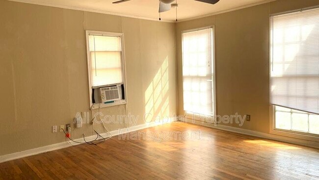 Building Photo - 5210 Guadalupe St