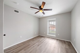 Building Photo - 9711 Linkmeadow Ln