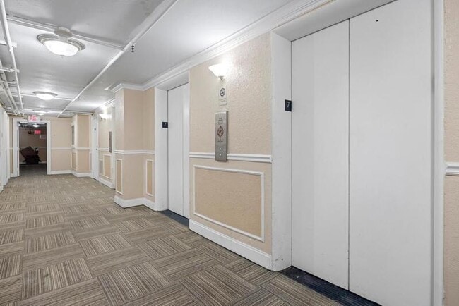 Building Photo - 311 W Ashley St