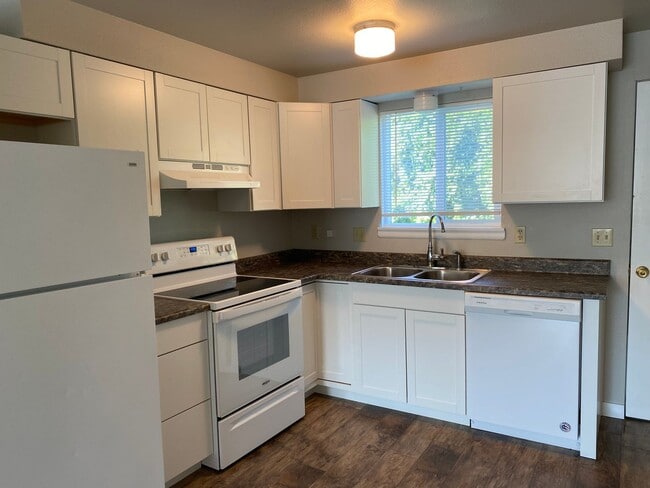 Building Photo - 2209-2237 S Salmon Lane, 83705