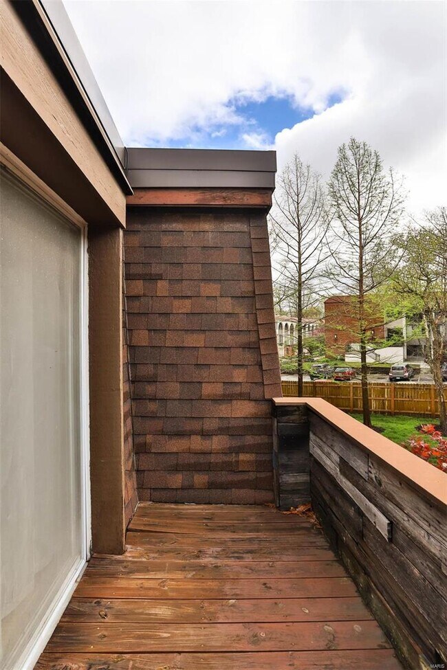 Building Photo - 13453 Coliseum Dr
