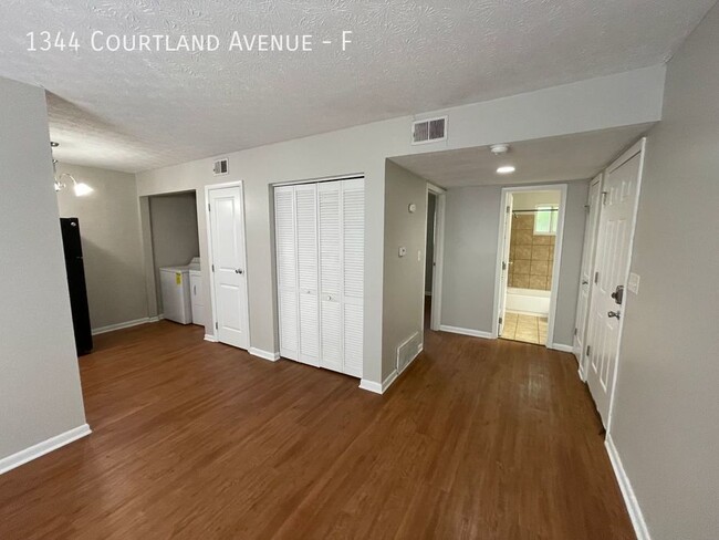 Building Photo - 1BD/1BA Near the Short North & Campus!