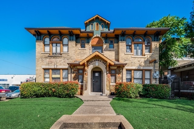 Building Photo - 5101 Columbia Ave