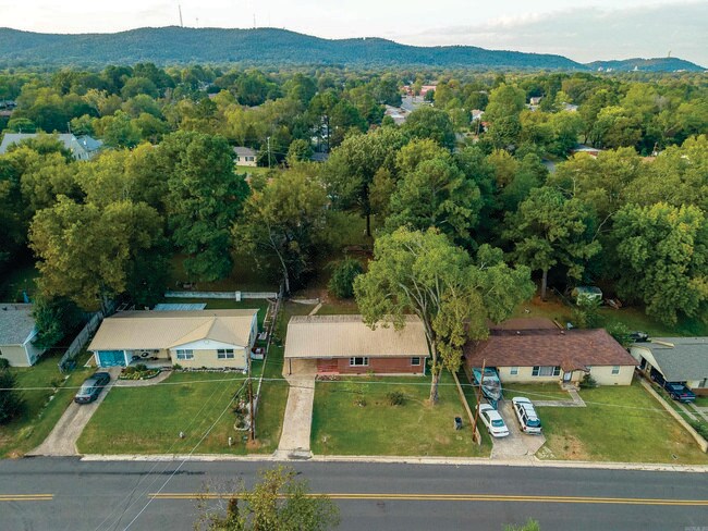 Fotografía aérea - 806 Woodlawn Ave