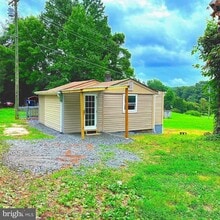 Building Photo - 11291 Pine Hill Rd