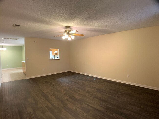 Foto del edificio - Great Location between Gruene & Downtown N...