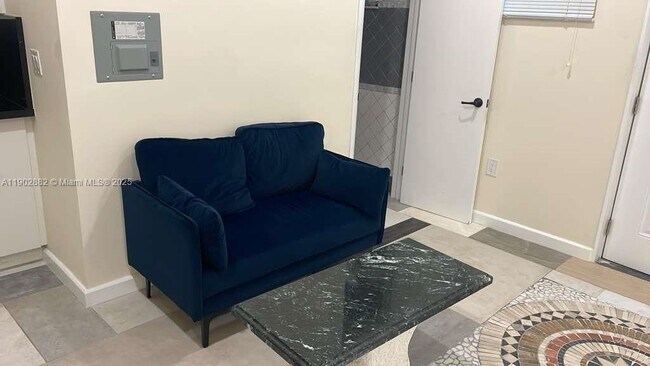 Foto del edificio - 1150 Normandy Dr