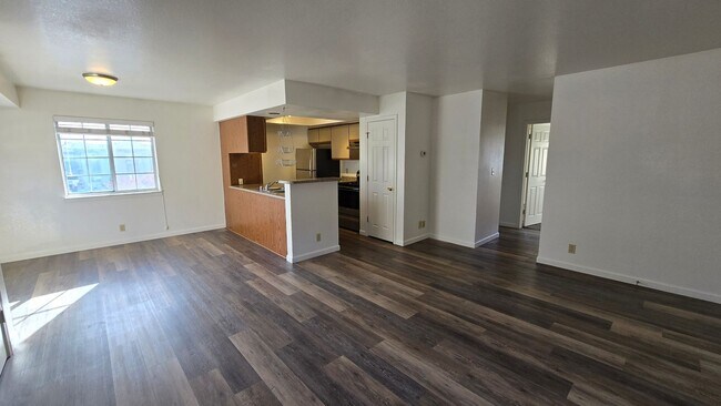 Building Photo - 239 Cheney St