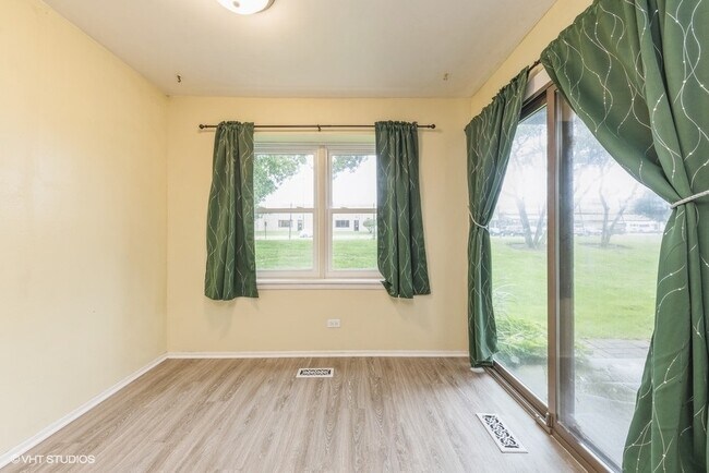 Foto del edificio - 2900 Northampton Dr