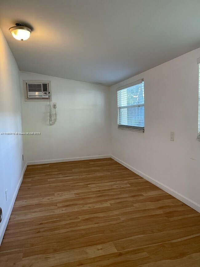 Foto del edificio - 740 NE 15th Ave