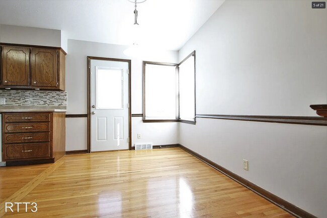 Foto del edificio - 4 Bedroom / 3 Bath Home off of 72nd and Gr...