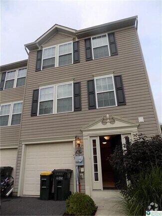 Building Photo - 1145 Sparrow Way
