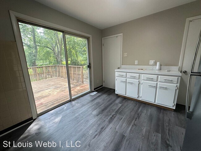 Building Photo - 3 br, 1 bath House - 252 Becker Dr