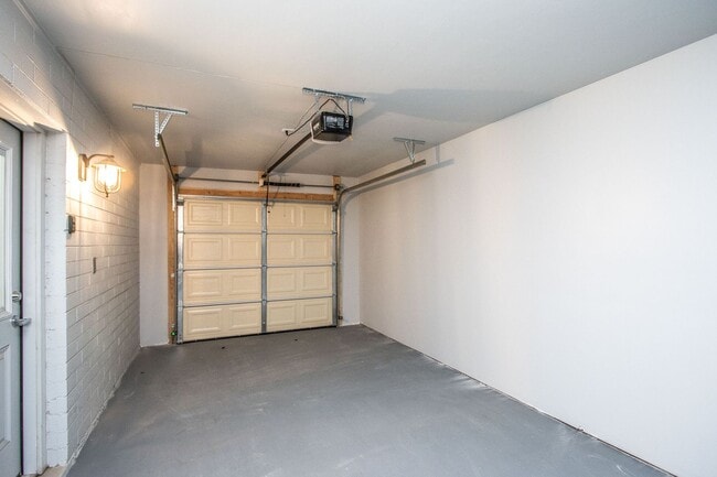Building Photo - 4721 N 24th St