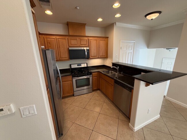 Building Photo - Refreshed Muilti-Story 2BD/2.5BA Condo in Dublin's Terraces!