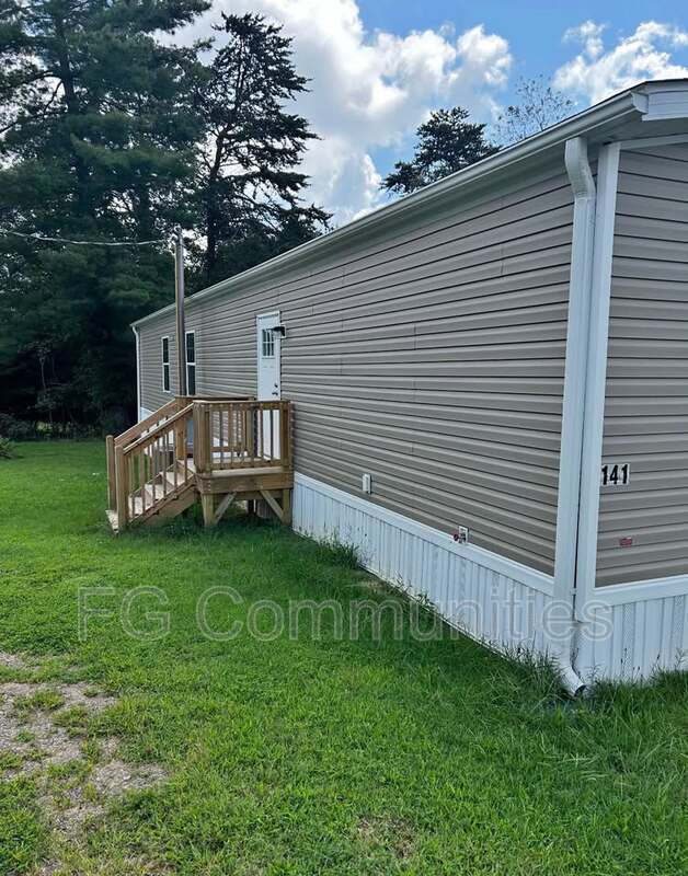 Building Photo - 141 David Dr