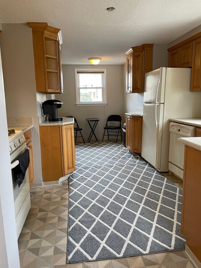 17 Davenport Rd, West Hartford, CT 06110 Townhome Rentals in West