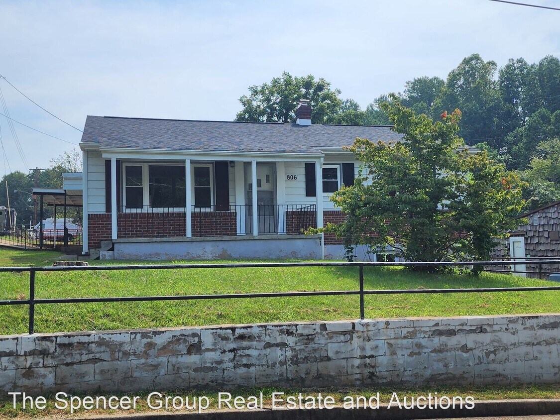 806 Burgess St, Martinsville, VA 24112 House Rental in Martinsville