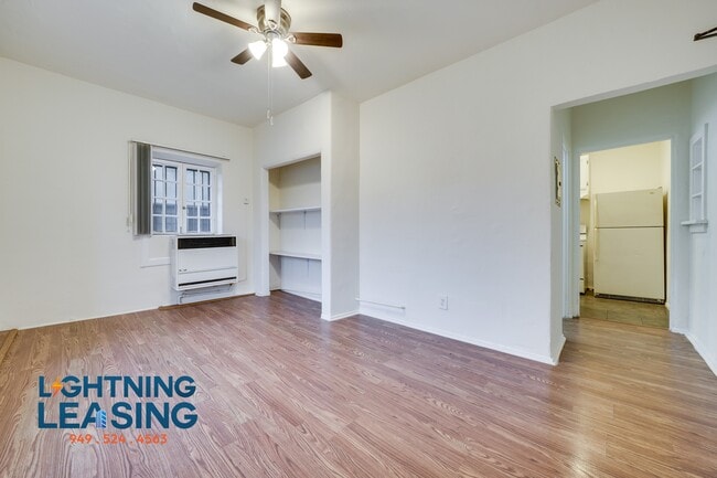 Building Photo - 1518 3/5 Wilton -404D