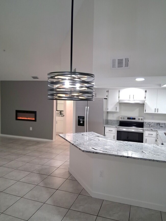Building Photo - 10490 Chalmer St