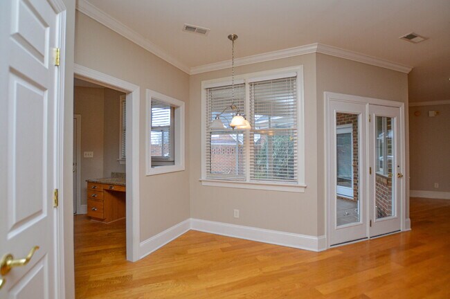 Foto del edificio - 986 Blakeley Walk