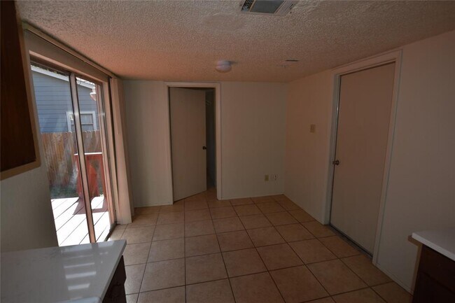 Foto del edificio - 7703 Islander Dr