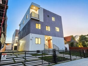 Building Photo - 4838 W 17th St