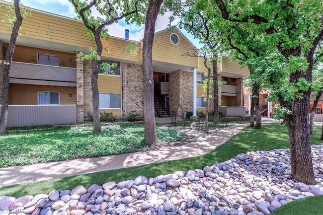 Foto del edificio - 1 br, 1 bath Condo - 1301 Park Place Blvd ...