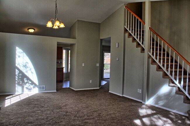 Foto del edificio - 10231 Travertine Pl