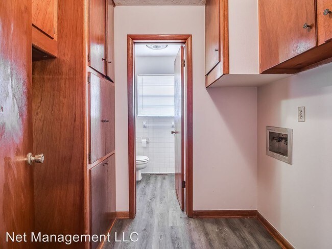 Building Photo - 2 br, 1 bath House - 821 Drake Drive