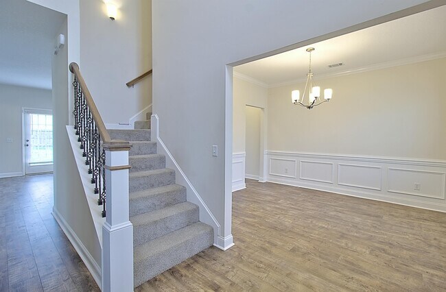 Building Photo - 83 Thorp Circle