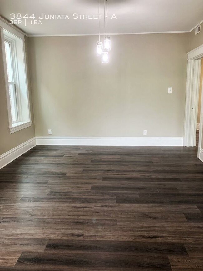 Building Photo - Luxury in Tower Grove
