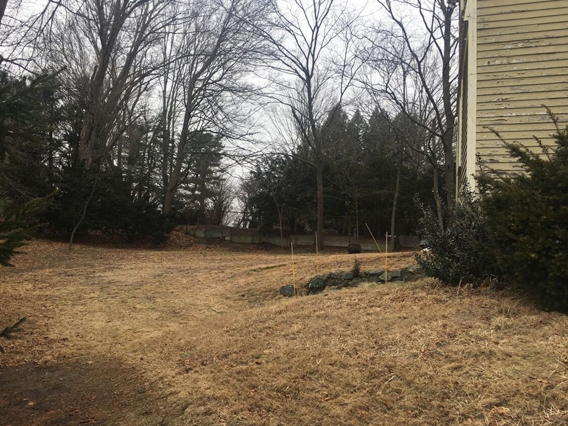 Building Photo - NEWTON 4-Corners 1-Bedroom