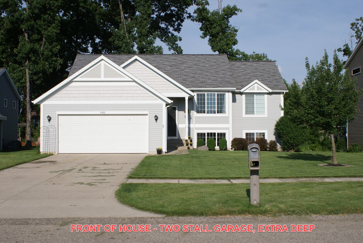 Foto principal - 11933 Maplegrove Dr