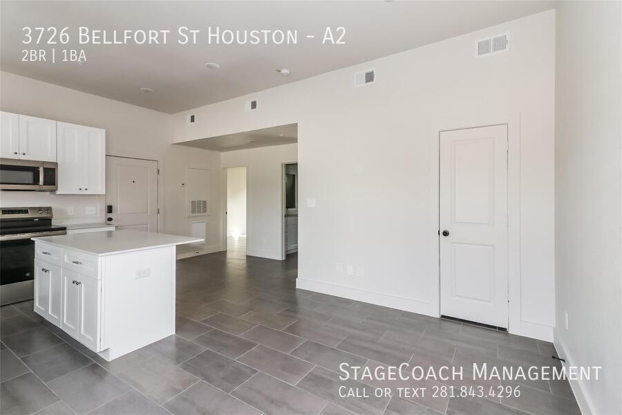 Foto principal - 3726 Bellfort Ave