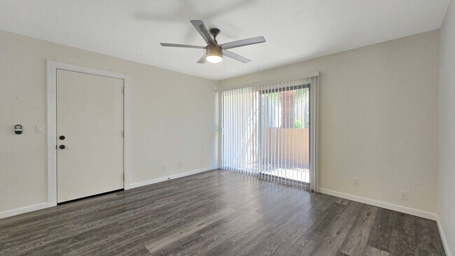 Foto del edificio - Pleasant 2b/2ba Condo in Wonderful South S...