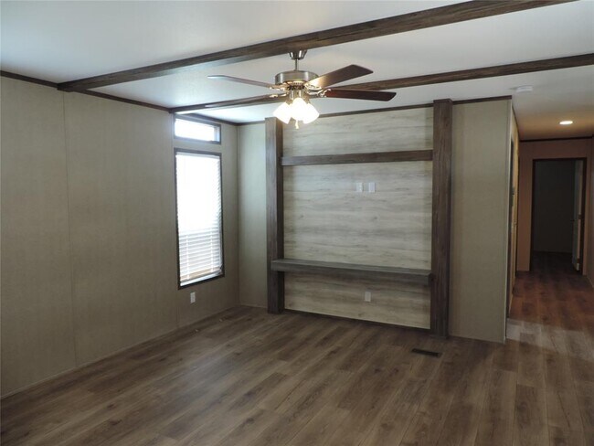 Foto del edificio - 117 N San Jacinto Ave