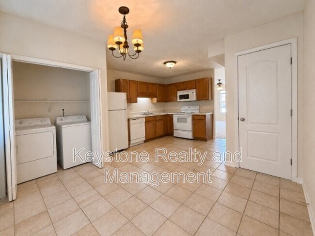 Foto del edificio - 2300 Raleigh Ct