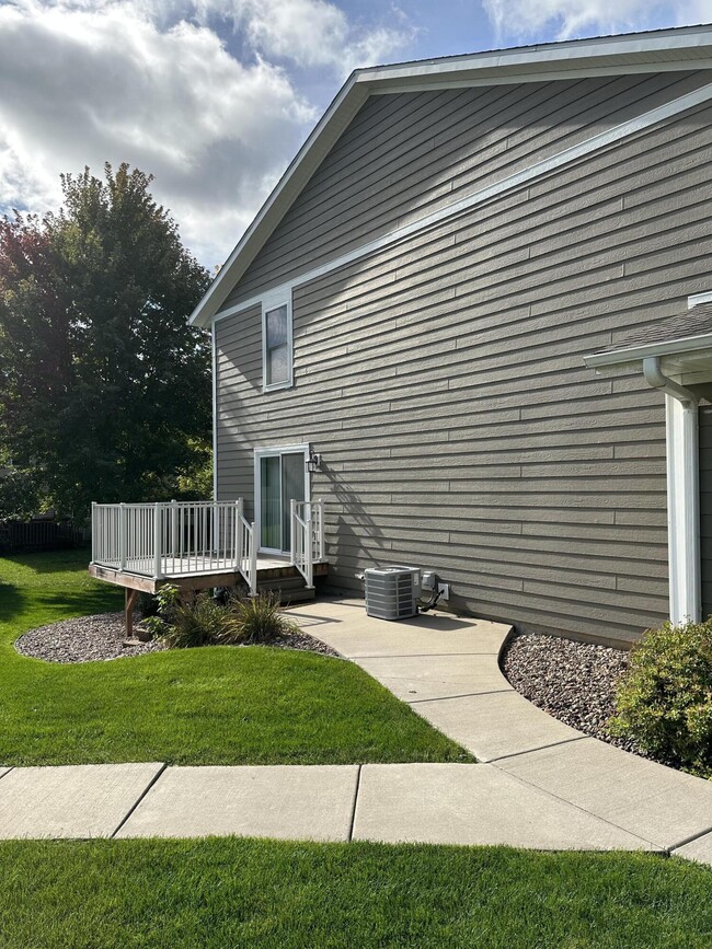 Building Photo - 432 Coronado Cir