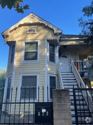 Building Photo - 621-623 19th St