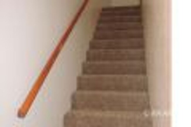 Building Photo - Charming Green Acres Condo – $1,350/mo | 2...