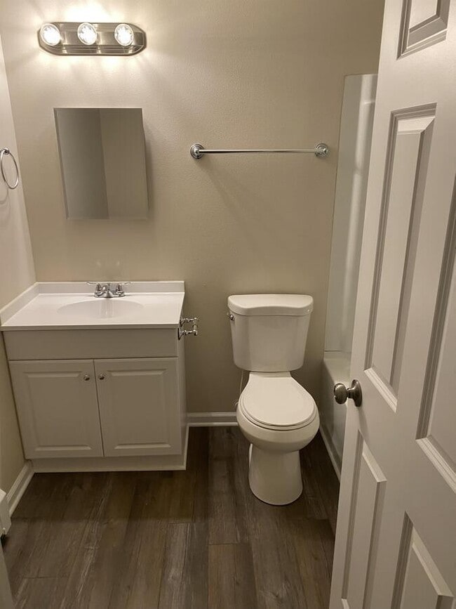 Building Photo - 3024 W Iona Terrace