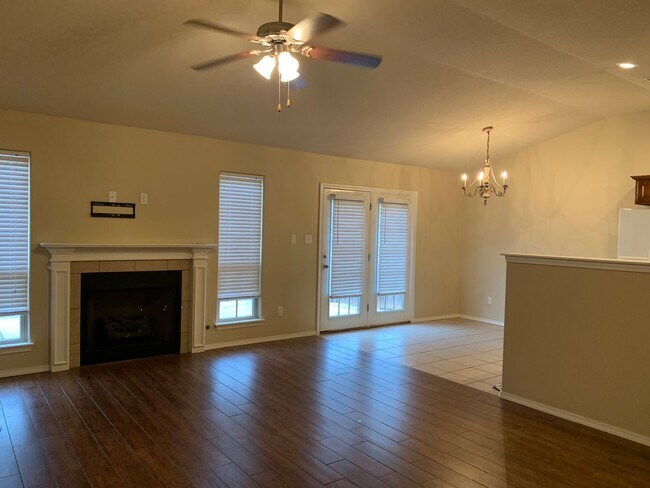 Foto del edificio - Beautiful Brick 3 Bed 2 Bath for Rent in F...