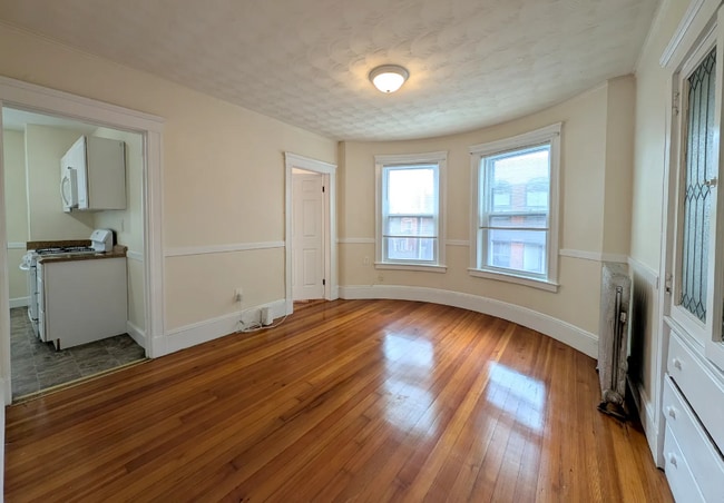 Building Photo - 14 Sanborn Ave