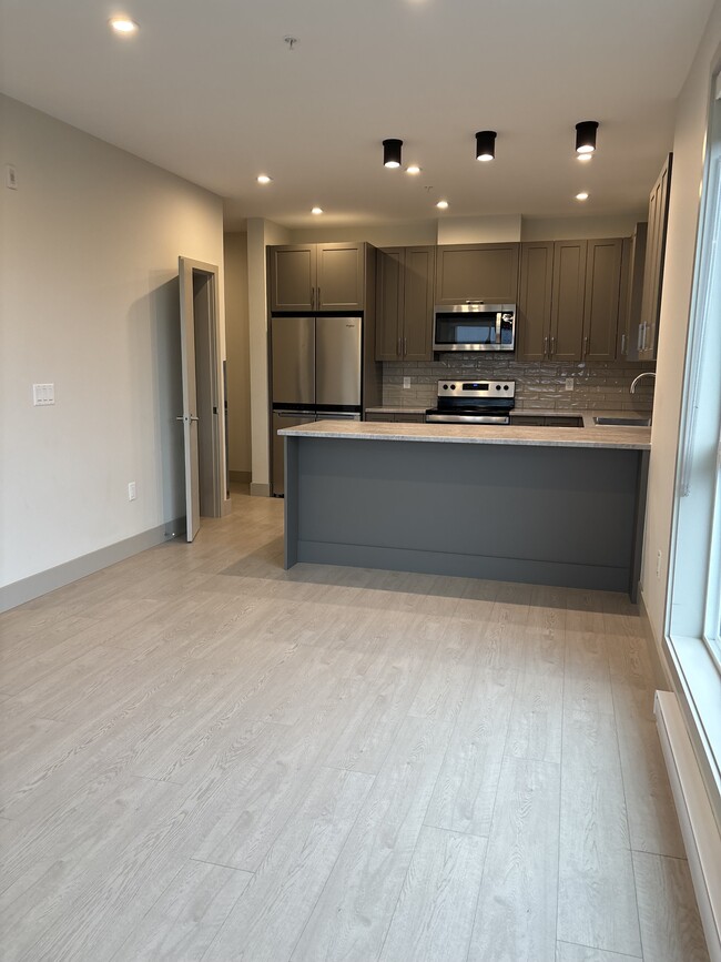 Building Photo - 45547-45547 Knight Rd