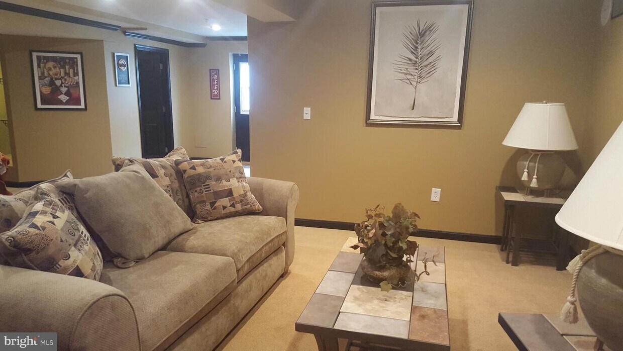 Foto principal - 12410 Dorsey Ln