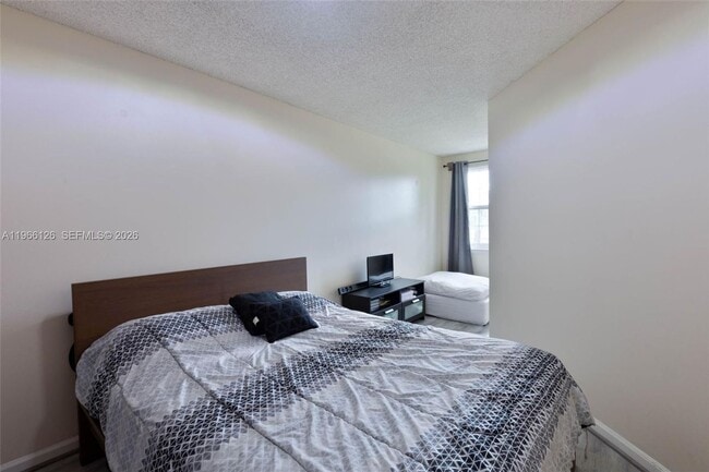 Building Photo - 9925 NW 57th Manor