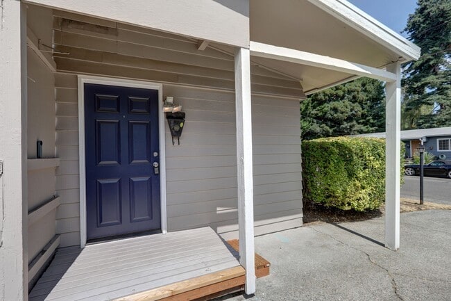 Building Photo - Cute Two Bedroom Rambler in Renton Highlands!