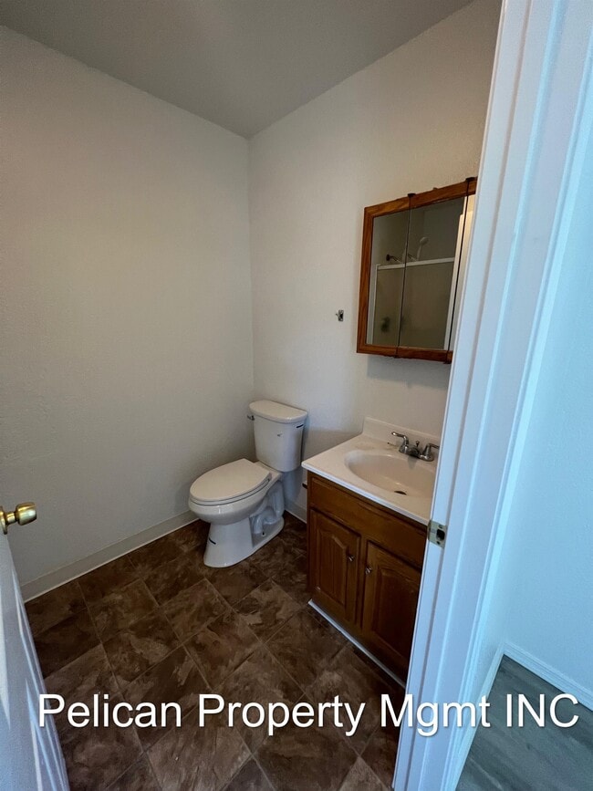 Building Photo - 2129 Orchard Ave