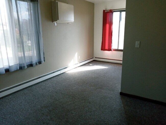 Foto del edificio - 2766 N Robinson Dr
